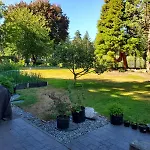 Lovely 1 Bedroom Suite Near Town